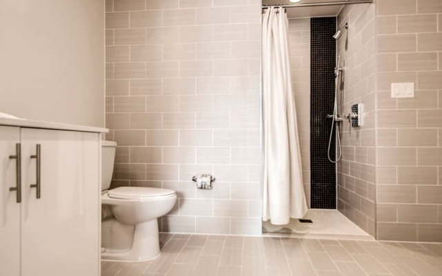 Global Luxury Suites at Via Marina