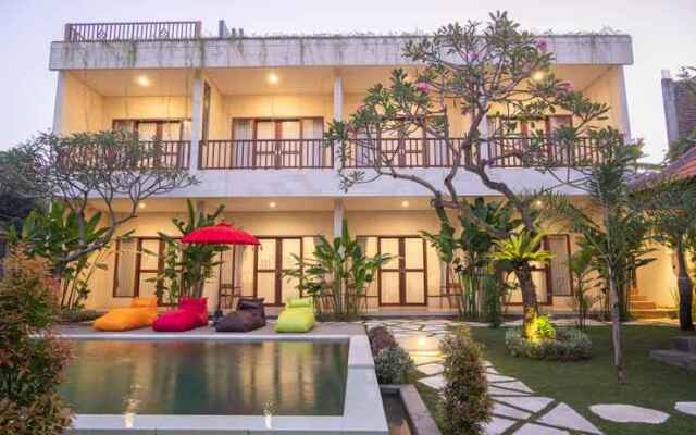 Mupu Jana G.House Keramas