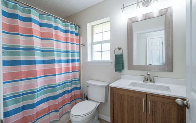 Renovated Home Near Beach and Shopping