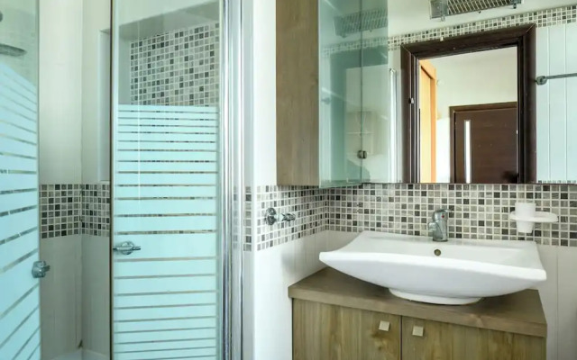Simple Living in Netanya by Sea N' Rent