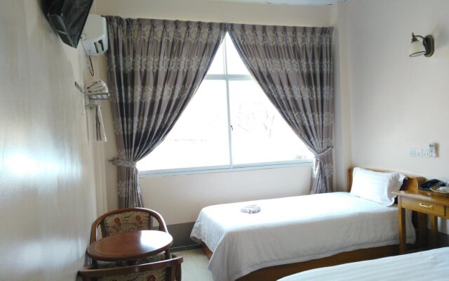 Man Thi Tar Hotel