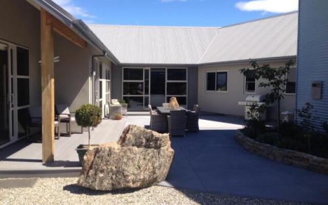 Alexandra Lookout B&B