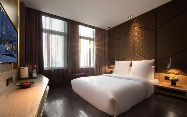 Yitel (Yangzhou Qionghua Building, Ancient Canal, Dongguan Street)