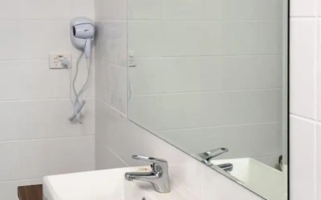 Daydream Motel and Apartments – Bathroom – Broken Hill