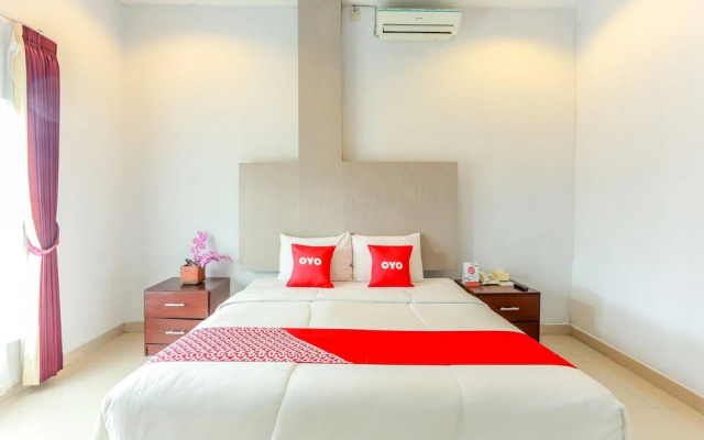 OYO 2073 Grand Inn Hotel Lombok