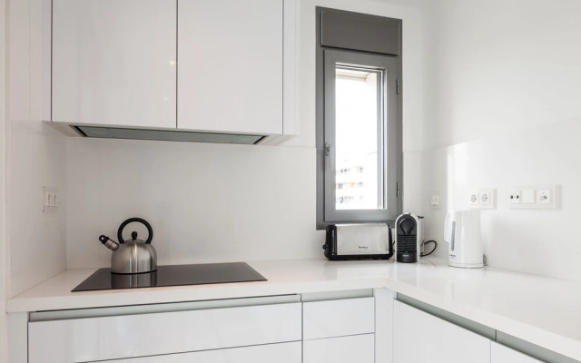 5 Star 3 Bedroom Apartment White Angel