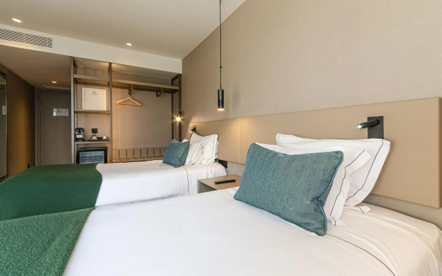 Omid Saldanha Hotel