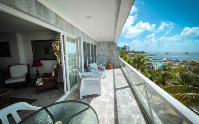 Apartamento con Vista al Mar en Sunrise