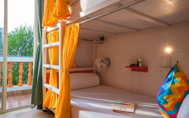 goSTOPS Goa Vagator - Rooms & Dorms