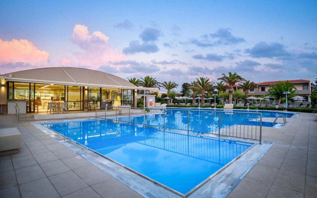 Marinos Beach Hotel
