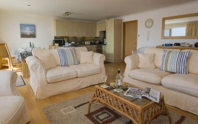 25 Burgh Island Causeway