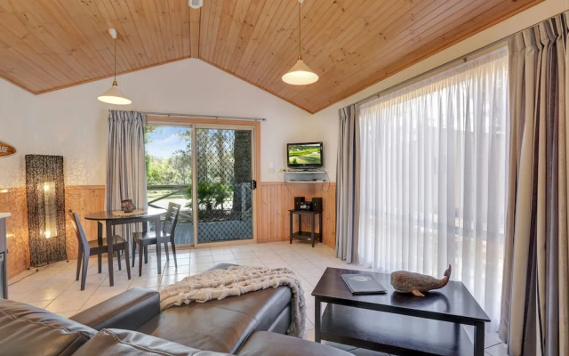 Seven Mile Beach Holiday Park