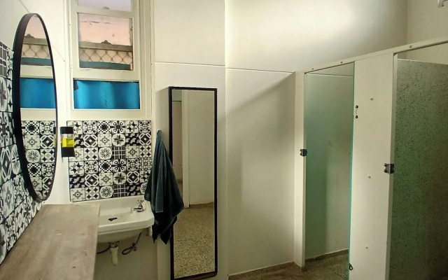 1849 Backpackers Hotel