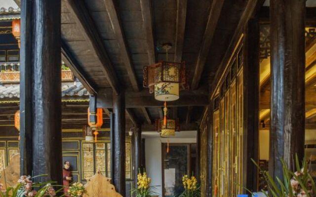 Yiyuan Snow Mountain View Courtyard Inn (Lijiang ancient city mufu branch)