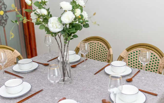 Locals Boutique Apartment WanzaiCEC No.5