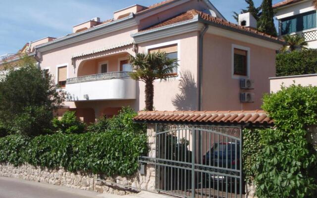 Apartments 30 m from the beach