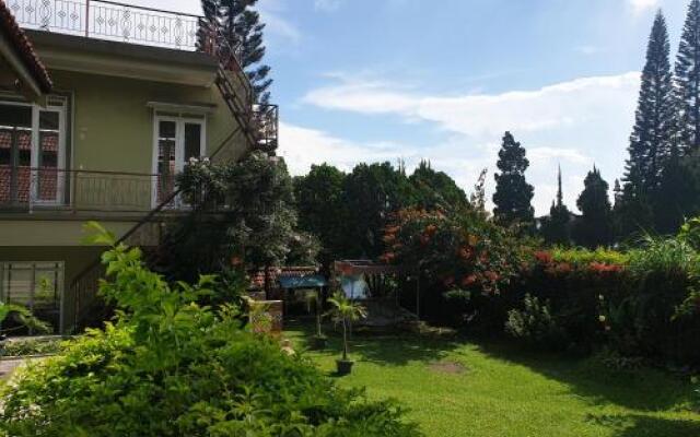 Villa Bougenvile Lembang Asri