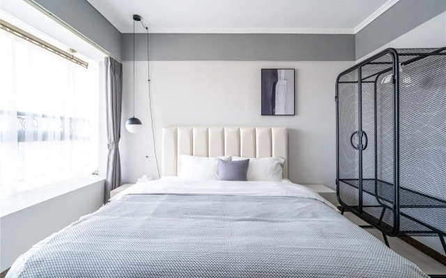 Locals Apartment House 20