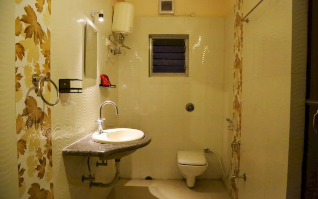 OYO 460 Hotel Ivory Residency
