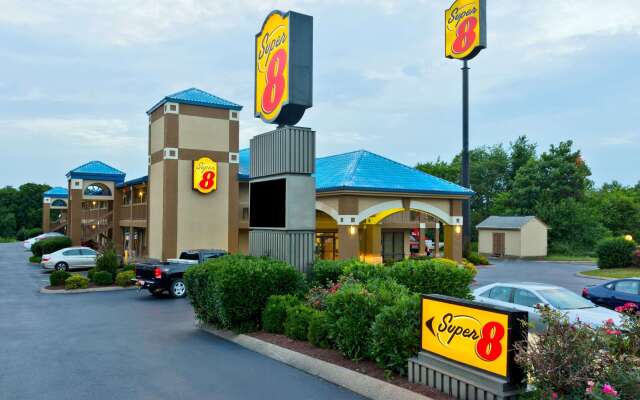 Super 8 by Wyndham Franklin Hwy 31