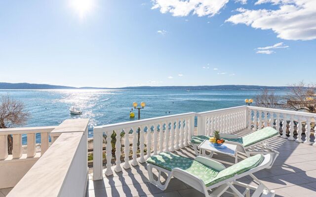 Nice Home in Kastel Kambelovac With Wifi and 1 Bedrooms