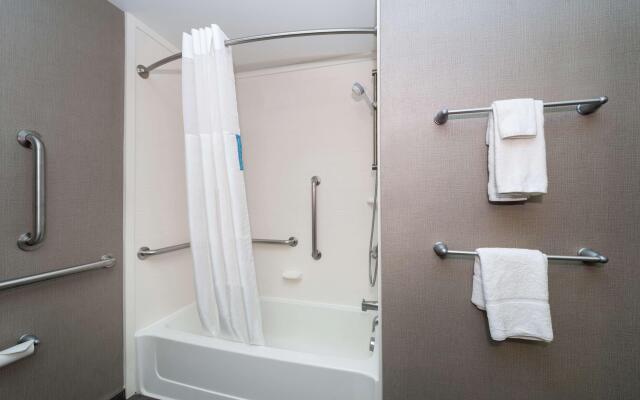 Hampton Inn & Suites Greensboro/Coliseum Area