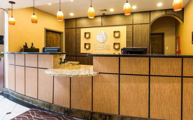 Comfort Inn And Suites Winnie