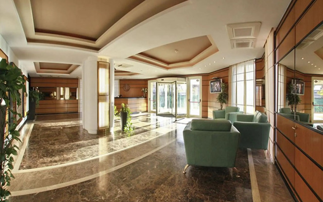 Monte Carlo Palace Rooms