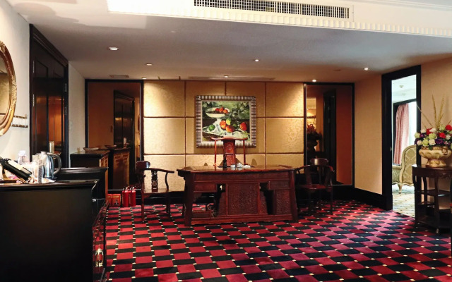 Royal Mediterranean Hotel