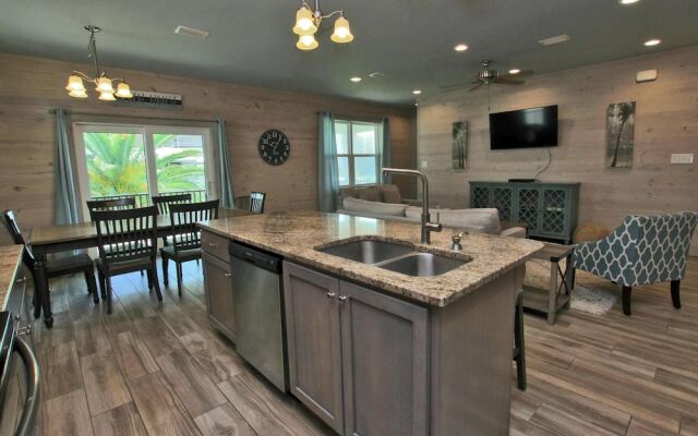 Romeo Beach by Youngs Suncoast