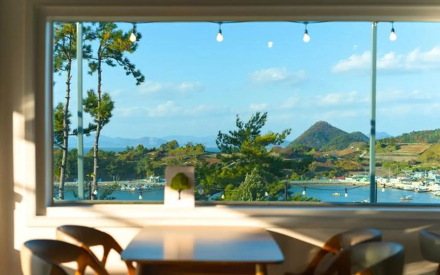 Yeosu Beach Castle Pension