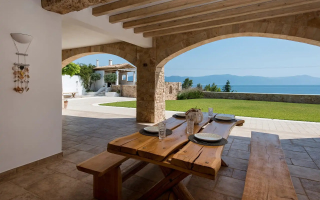 Amelia Villa Collection