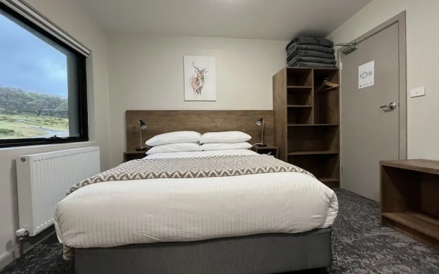 Swagman Chalet