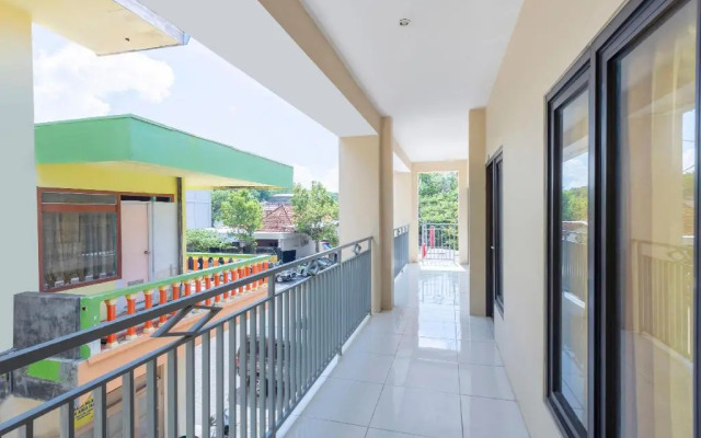 OYO 2708 Hotel Kemuning Syariah