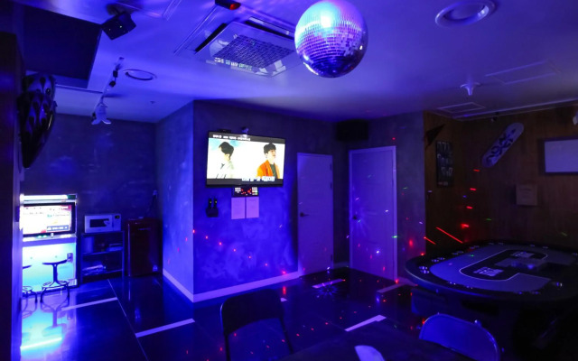 Show Hotel