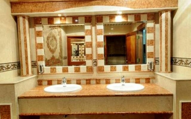 Al Yamama Hotel