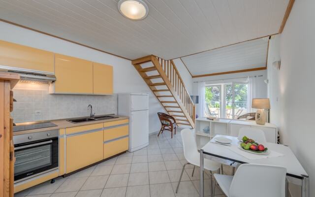 Beachfront Apartment With Balcony and Parking