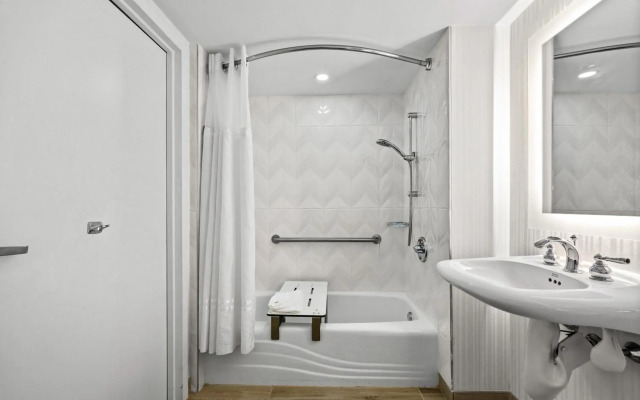 Doubletree By Hilton New York Jfk Airport Hotel