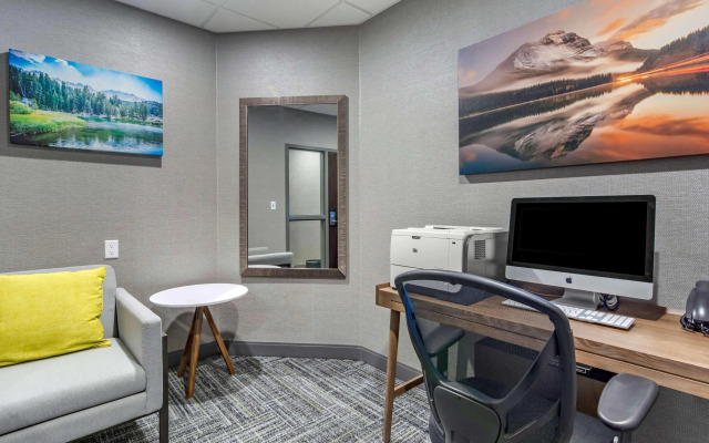 Hampton Inn & Suites by Hilton Edmonton/West
