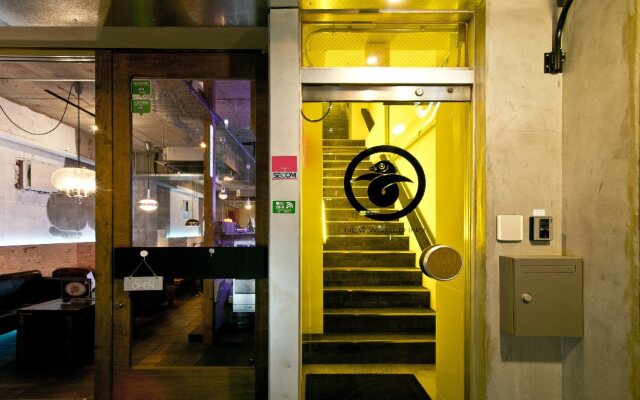 NEW WORLD INN - Hostel