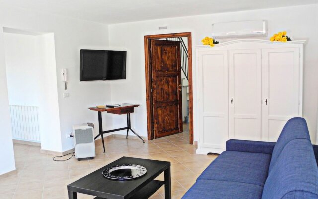 Spacious Holiday Home in Lucca With Swimming Pool