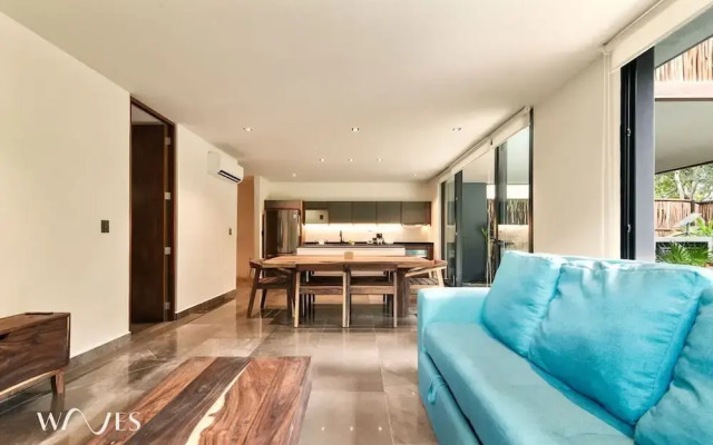 2BR w Private Pool - Steps Away From the Beach