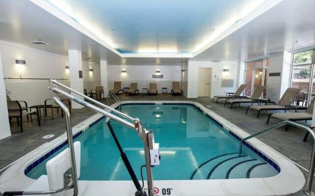 Fairfield Inn & Suites By Marriott Richmond West