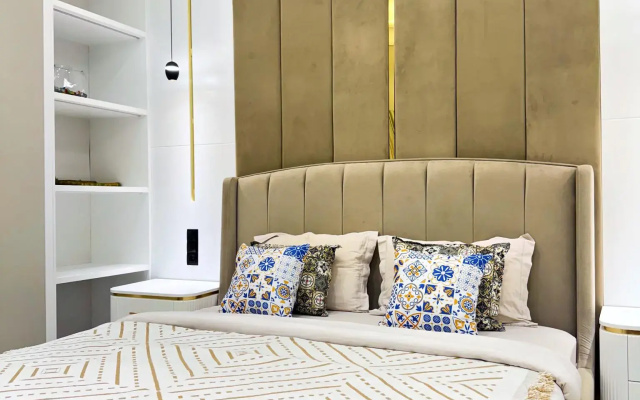 Royal Rentals (Роял Ренталс) на улице Амира Темура 86