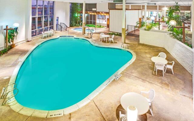 Super 8 By Wyndham Norman