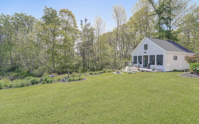 Oceanfront Studio w/ Private Dock in Harpswell!