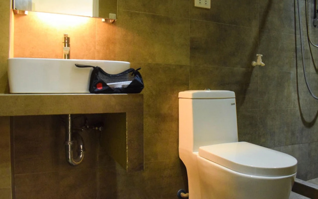 RedDoorz @ Grand Apartelle Hernan Cortes Cebu