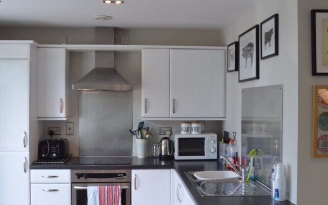 2 Bedroom Apartment By The Sea