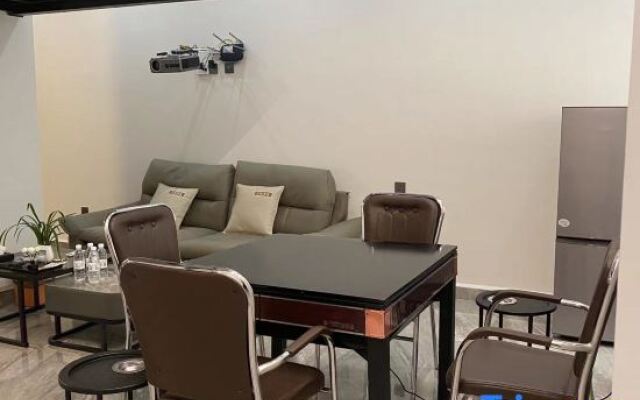 Yunju Qijian Homestay (Mangshi Airport Branch)