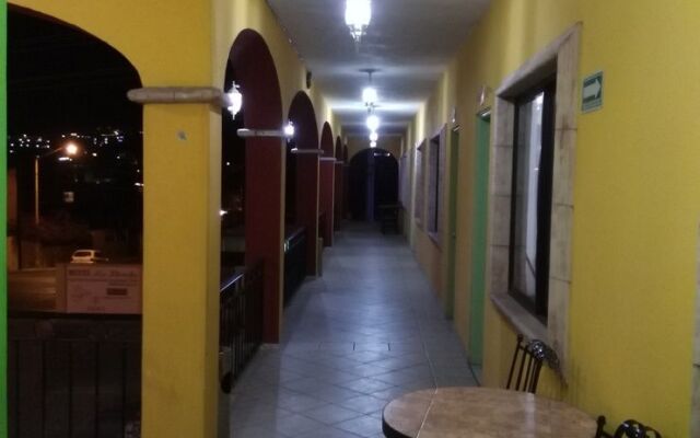 Hotel Plaza Los Dorados